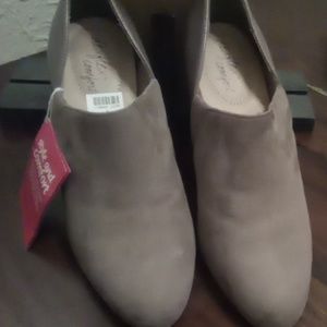 Comfort plus heels with memory foam